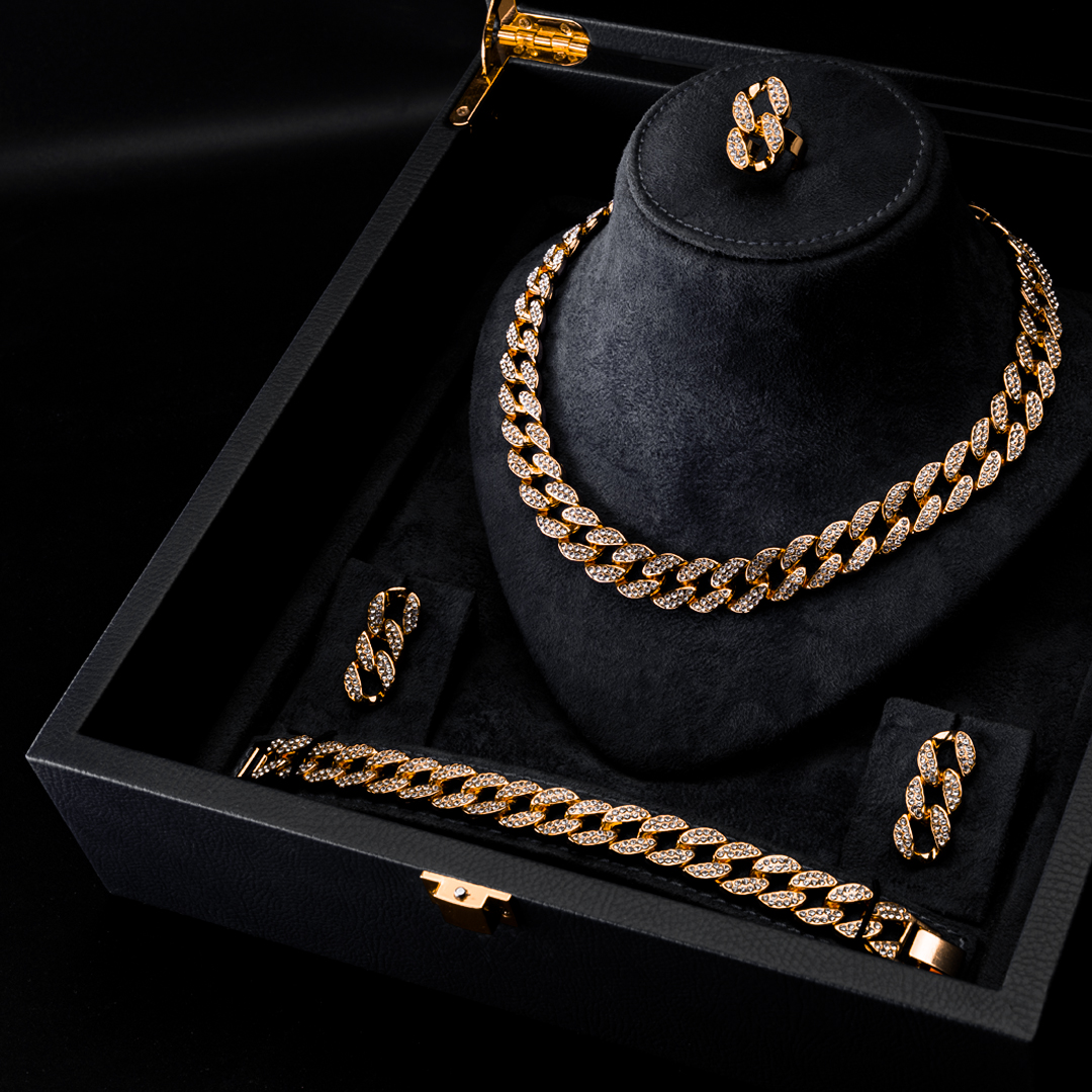 طقم زرد مغطى بذهب 18